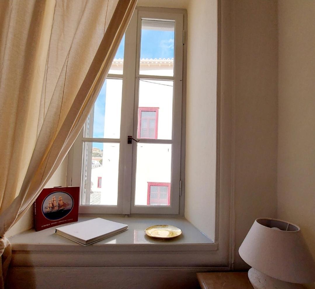 Christina'S Stone House Apartment Hydra  Eksteriør billede